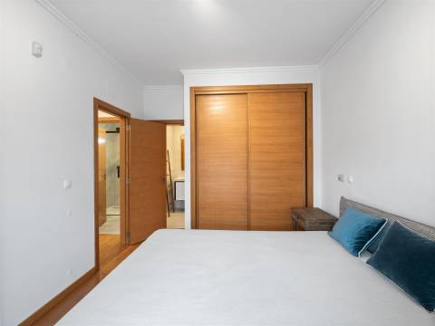 Apartamento T3, mobilado para arrendamento