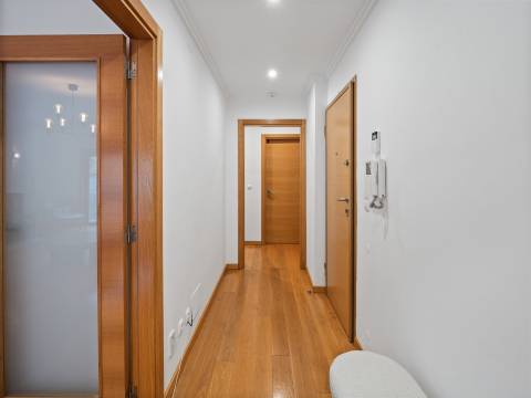 Apartamento T3, mobilado para arrendamento
