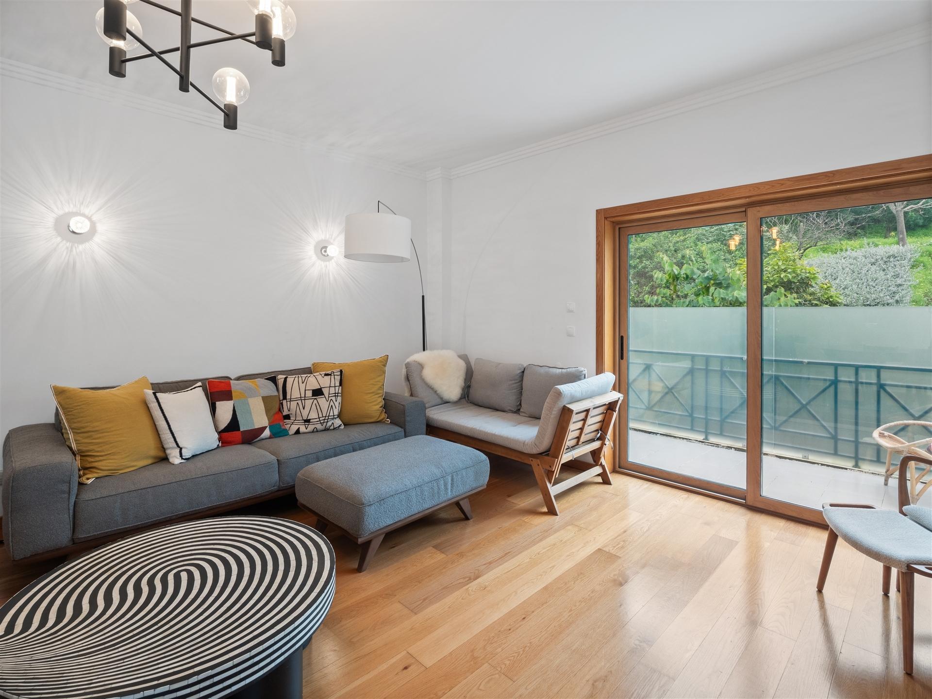 Apartamento T3, mobilado para arrendamento