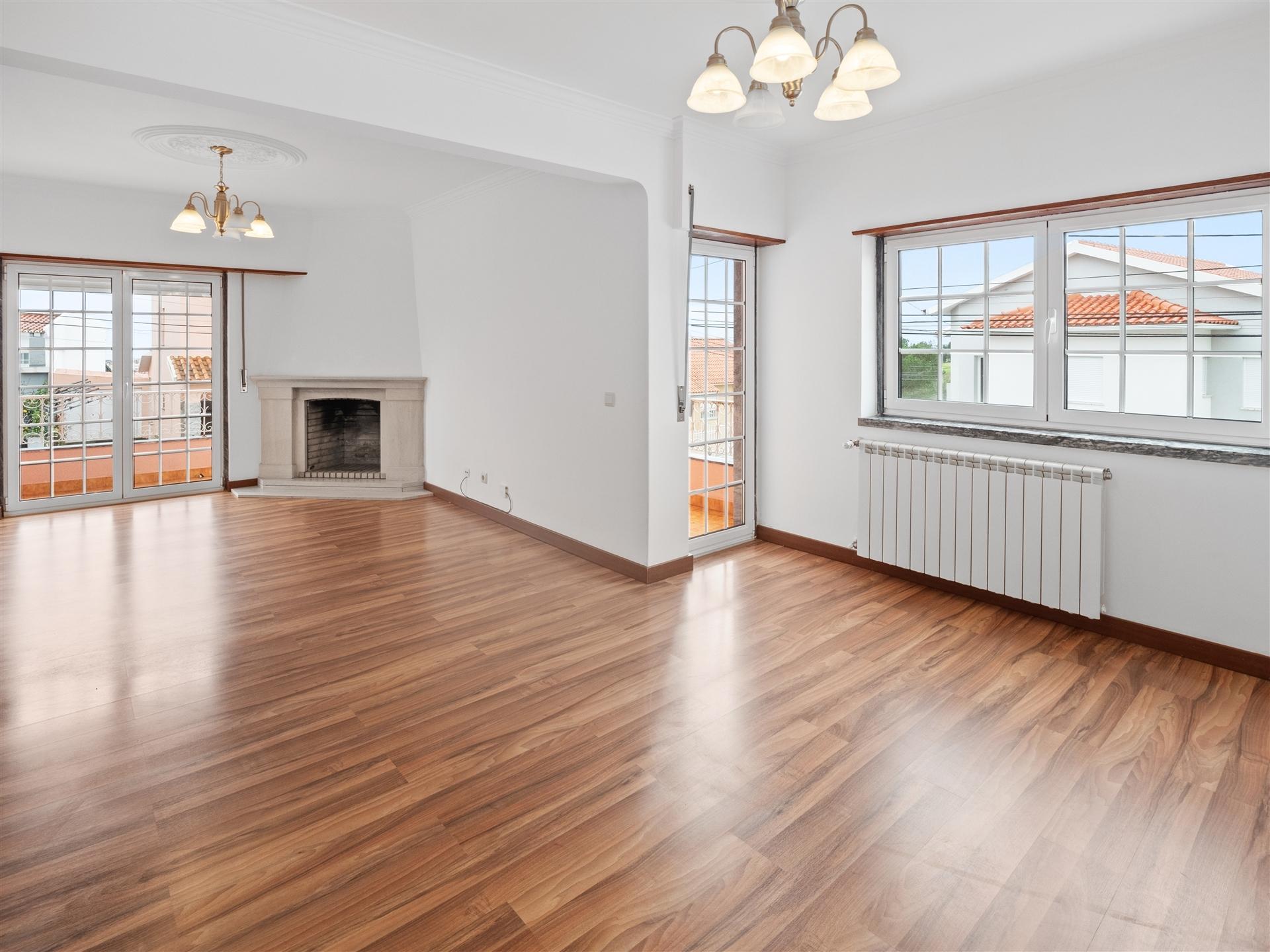 Moradia T4 para arrendamento em Cascais