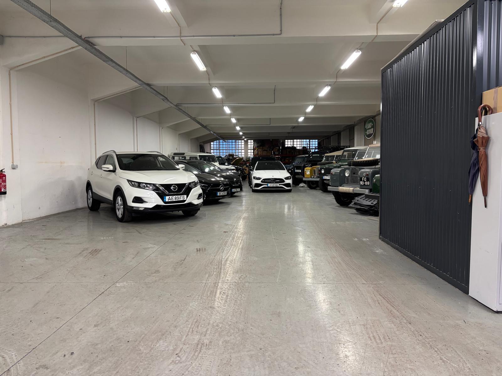 Armazéns Industriais/Logísticos em Zona Comercial Estratégica