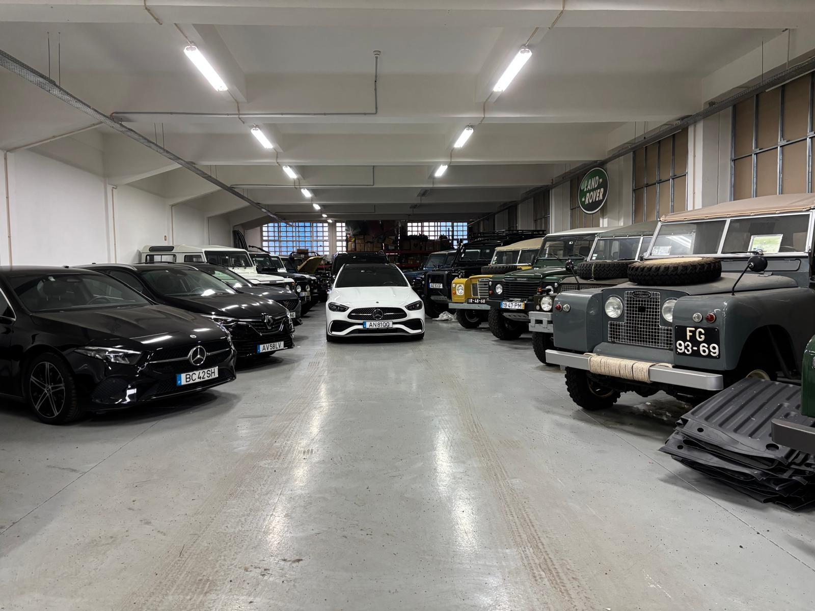 Armazéns Industriais/Logísticos em Zona Comercial Estratégica