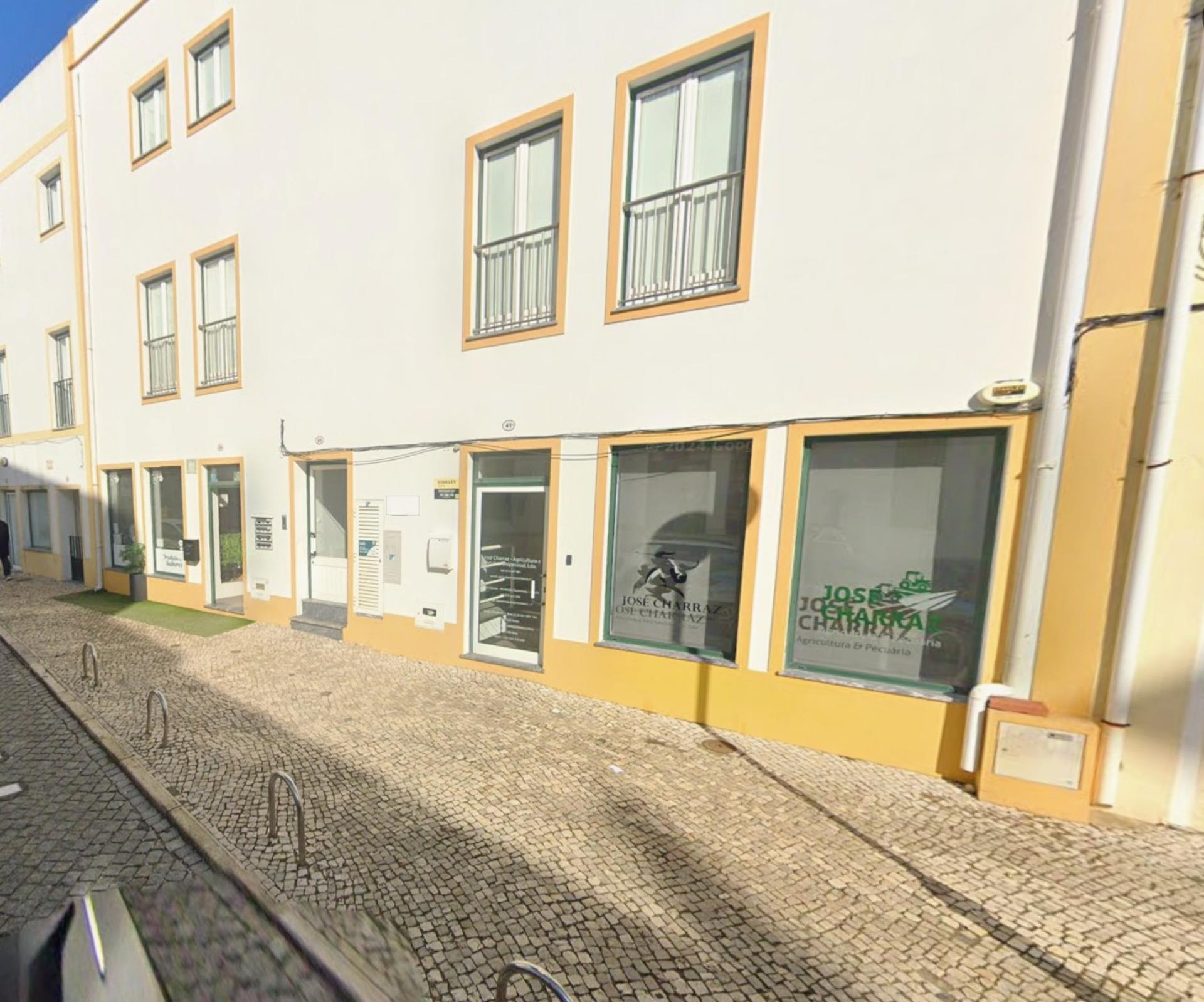 Loja Comercial para Venda – Rua do Canal, nº 41, Beja