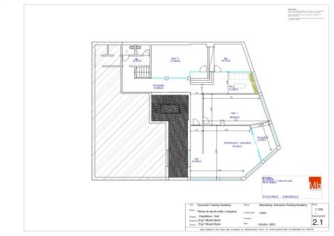 Prédio Comercial com Grandes Áreas – Rua de S. Tiago nº 1, Leiria