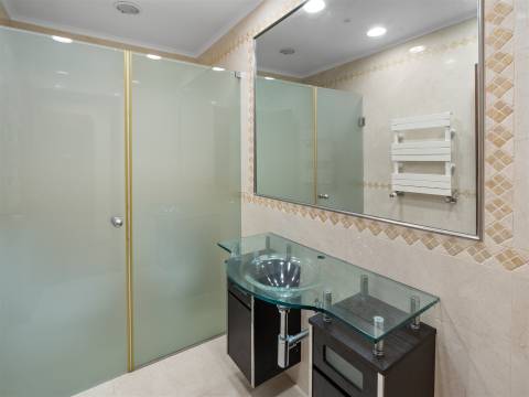 Moradia isolada T7 com 4.857 m² de Terreno.