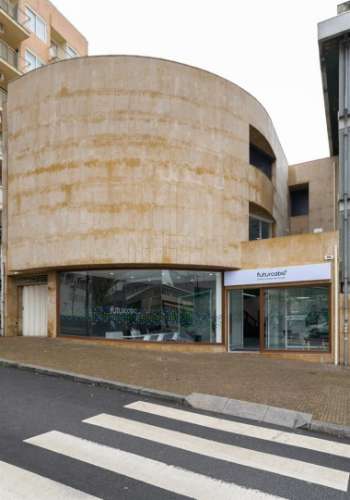 Loja Comercial com Potencial Único – Ferreira Lapa / Bom Sucesso, Porto