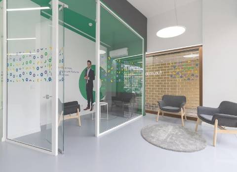 Loja Comercial com Potencial Único – Ferreira Lapa / Bom Sucesso, Porto