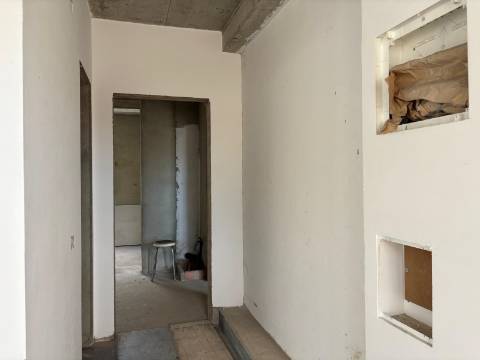 Moradia Geminada de Excelência em Vale Flores – Feijó, Almada