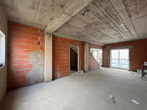 Moradia Geminada de Excelência em Vale Flores – Feijó, Almada