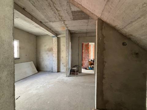 Moradia Geminada de Excelência em Vale Flores – Feijó, Almada