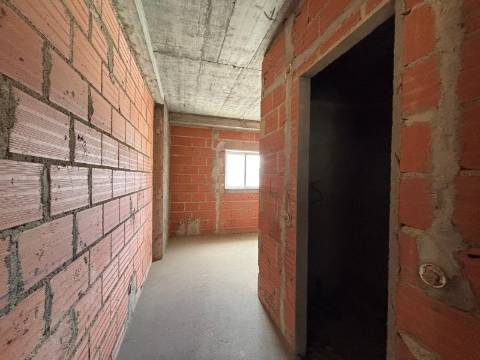 Moradia Geminada de Excelência em Vale Flores – Feijó, Almada