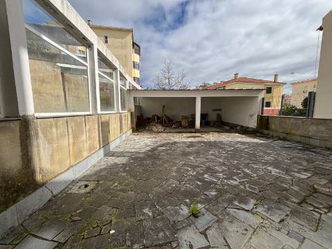 Moradia Geminada de Excelência em Vale Flores – Feijó, Almada