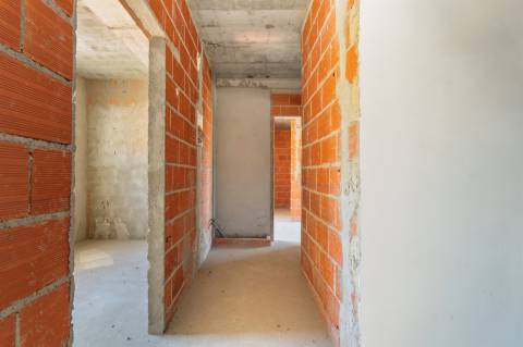 Moradia T4 em Construção em Vale Flores - Feijó Almada
