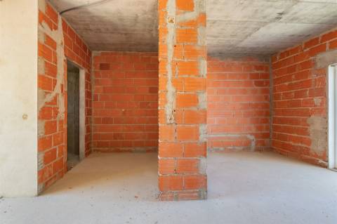 Moradia T4 em Construção em Vale Flores - Feijó Almada