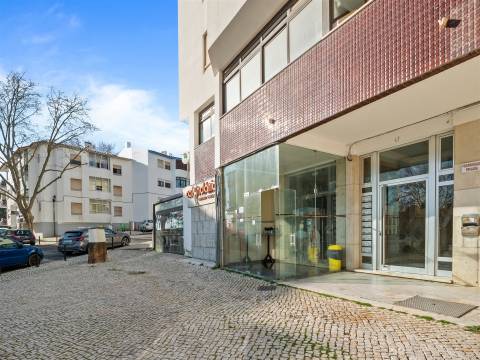 Espaço Comercial à Venda em Cascais – Versatilidade e Oportunidade Única
