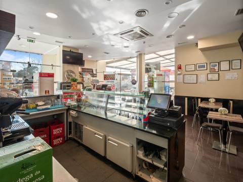 Espaço Comercial à Venda em Cascais – Versatilidade e Oportunidade Única