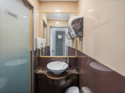 Espaço Comercial à Venda em Cascais – Versatilidade e Oportunidade Única