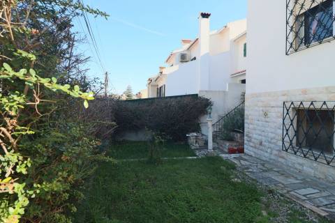 Fantástica Moradia T4+1  a 5 minutos do Mar no Alto da Parede, Cascais