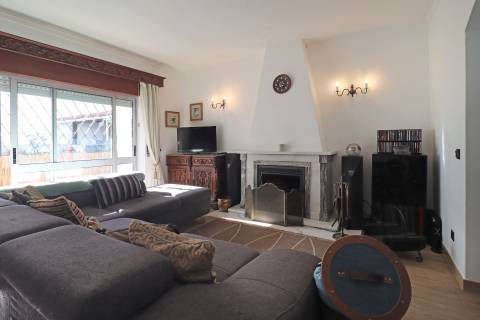 Fantástica Moradia T4+1  a 5 minutos do Mar no Alto da Parede, Cascais