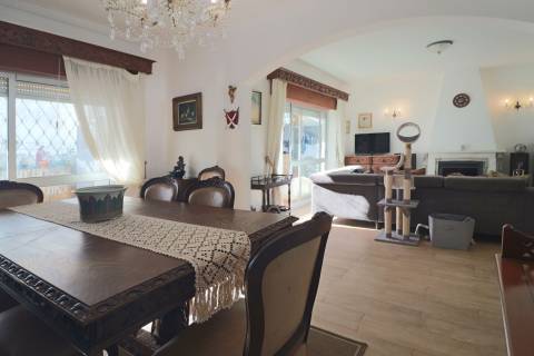 Fantástica Moradia T4+1  a 5 minutos do Mar no Alto da Parede, Cascais