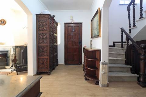 Fantástica Moradia T4+1  a 5 minutos do Mar no Alto da Parede, Cascais