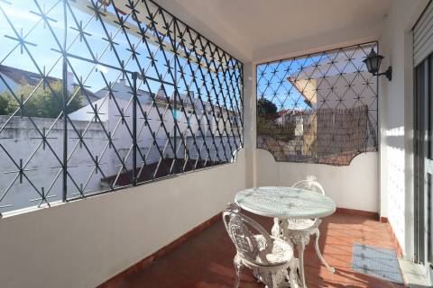 Fantástica Moradia T4+1  a 5 minutos do Mar no Alto da Parede, Cascais