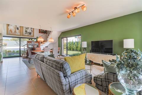 Moradia T3+1 com Jardim e Vista Campo na Assafora