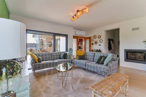 Moradia T3+1 com Jardim e Vista Campo na Assafora