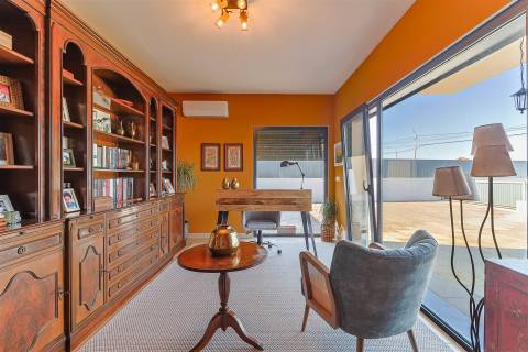 Moradia T3+1 com Jardim e Vista Campo na Assafora