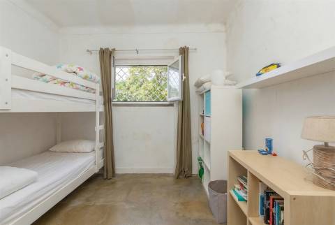 Moradia T5 com jardim para Remodelar em Sintra