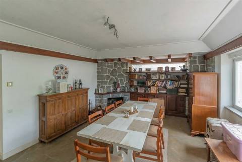 Moradia T5 com jardim para Remodelar em Sintra