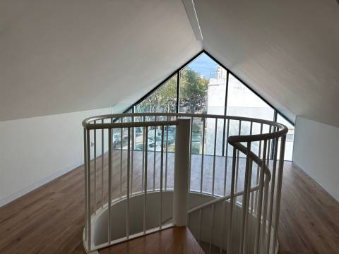 Apartamento para Arrendar no Centro de Cascais