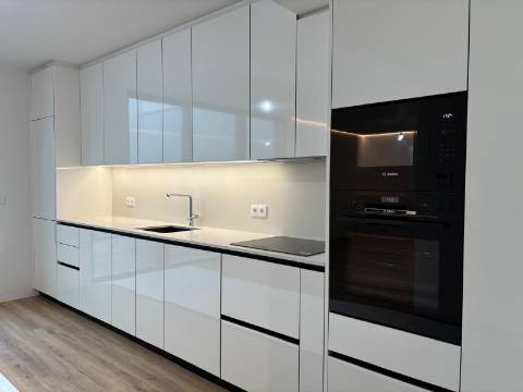 Apartamento para Arrendar no Centro de Cascais