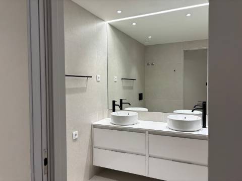 Apartamento para Arrendar no Centro de Cascais