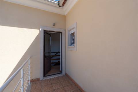 Moradia Isolada T4 Pronta a Habitar com Espaço Exterior e Churrasqueira