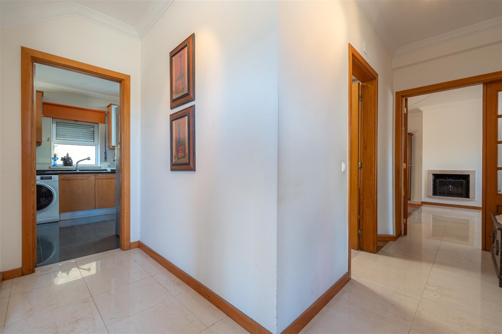 Moradia Isolada T4 Pronta a Habitar com Espaço Exterior e Churrasqueira