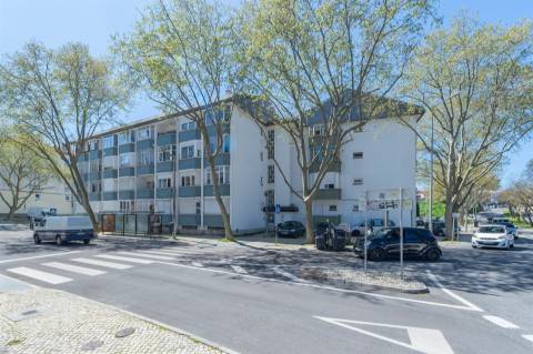 T1 Moderno e Totalmente Remodelado no Outeiro da Vela, Cascais