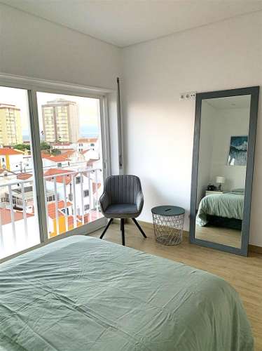 Apartamento T1 no centro da Costa da Caparica para arrendamento.
