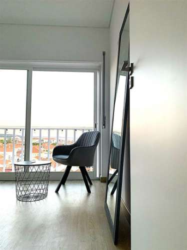 Apartamento T1 no centro da Costa da Caparica para arrendamento.