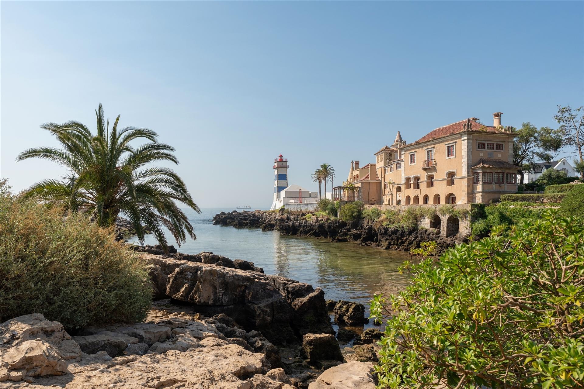 Prédio de 5 frações com propriedade horizontal, remodelado no Centro de Cascais.