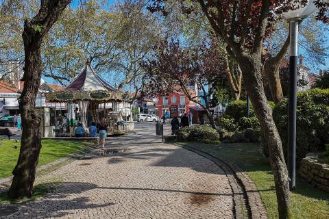Prédio de 5 frações com propriedade horizontal, remodelado no Centro de Cascais.