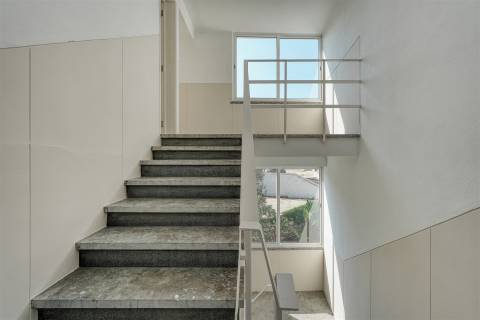 Prédio de 5 frações com propriedade horizontal, remodelado no Centro de Cascais.