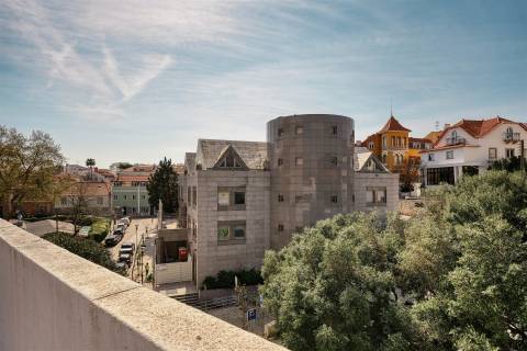 Prédio de 5 frações com propriedade horizontal, remodelado no Centro de Cascais.