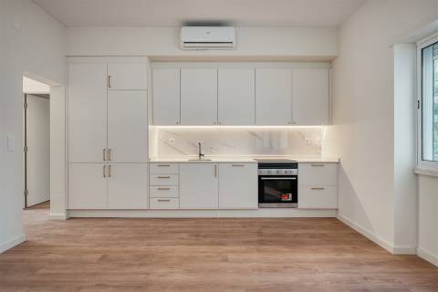 Prédio de 5 frações com propriedade horizontal, remodelado no Centro de Cascais.