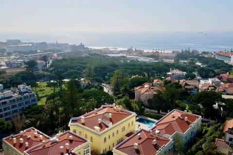 Apartamento T4 em condomínio privado histórico no Estoril, Cascais | Rei Carol II