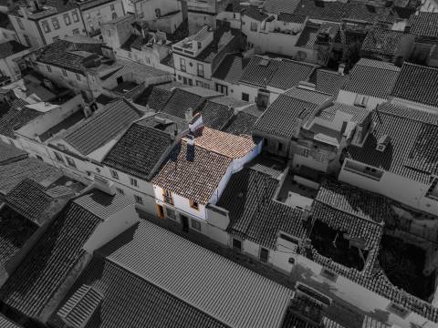 Andar de Moradia T2 com terraço no centro histórico de Évora