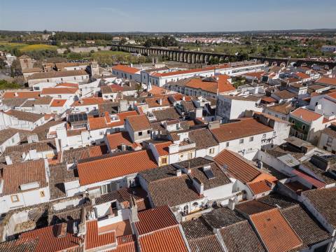 Andar de Moradia T2 com terraço no centro histórico de Évora