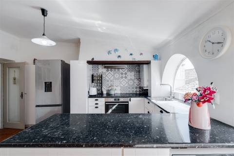 Andar de Moradia T2 com terraço no centro histórico de Évora