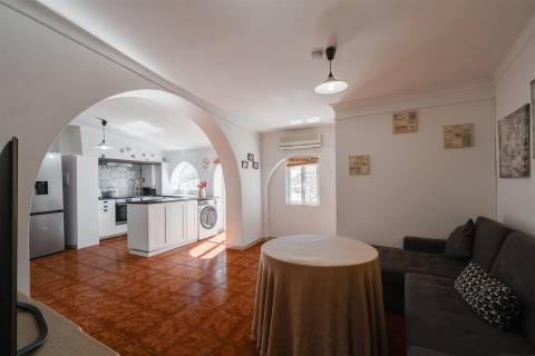 Andar de Moradia T2 com terraço no centro histórico de Évora