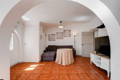 Andar de Moradia T2 com terraço no centro histórico de Évora